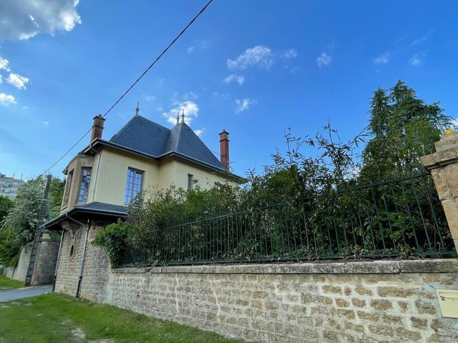 Maison Independante La Quietas Sur Les Hauteurs De Sedan Exteriér fotografie